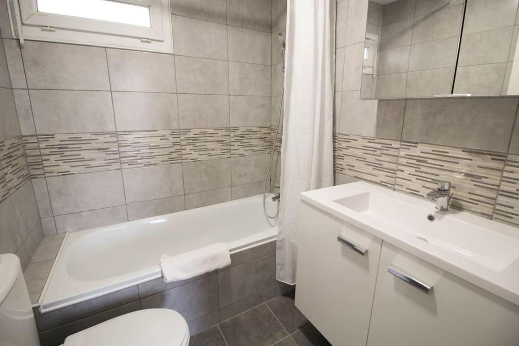 Joli T2 Renove / Wifi / Grand Parking Prive Apartment La Couronne  Bagian luar foto